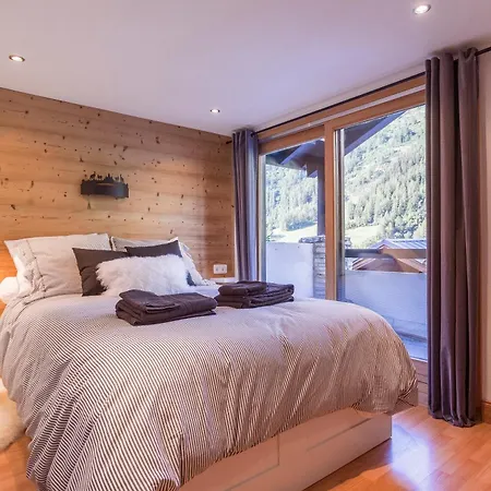 - Val D'isere Le Walhalla *