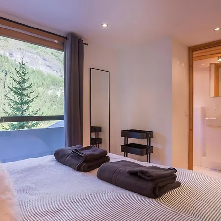 - Val D'isere Le Walhalla * Tignes